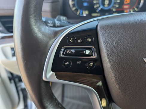 Used 2017 Cadillac Escalade Premium Luxury image 16