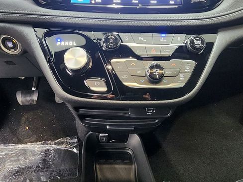 New 2026 Chrysler Pacifica Select image 24