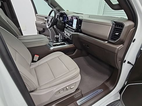 Used 2023 GMC Sierra 1500 SLT w/ SLT Premium Package image 40