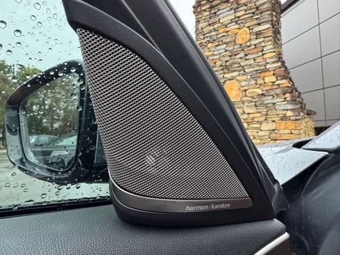 Used 2019 BMW 530i xDrive w/ M Sport Package image 16