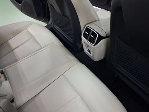 Used 2025 Genesis G70 2.5T AWD/4WD image 12