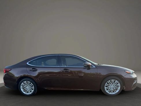 Used 2016 Lexus ES 350 w/ Premium Package w/Wood Trim FWD image 4