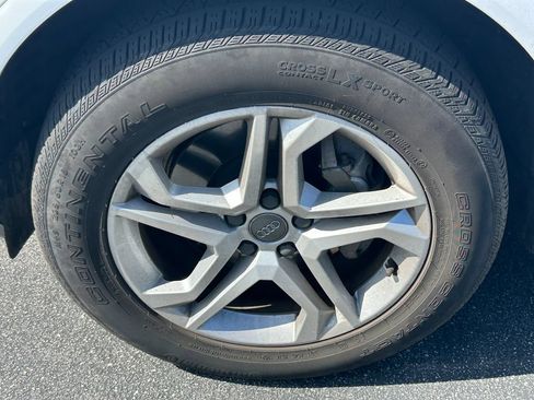 Used 2019 Audi Q5 2.0T Premium w/ Convenience Package AWD/4WD image 3