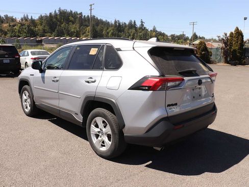 Used 2021 Toyota RAV4 LE AWD/4WD image 7
