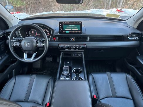 Used 2023 Honda Pilot Touring image 17