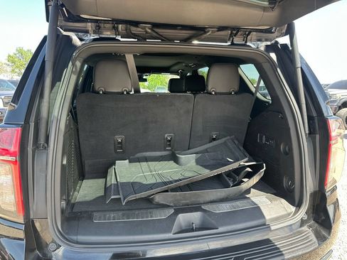 Used 2021 Chevrolet Tahoe Z71 w/ Z71 Signature Package AWD/4WD image 28