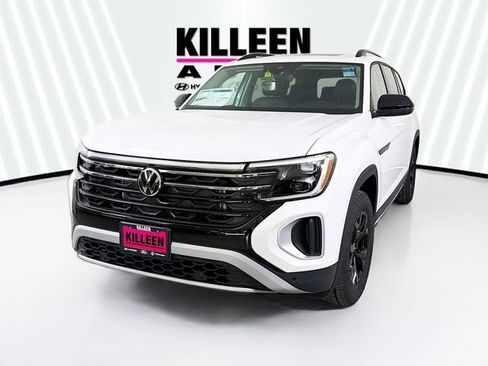 New 2026 Volkswagen Atlas Peak Edition AWD/4WD image 3