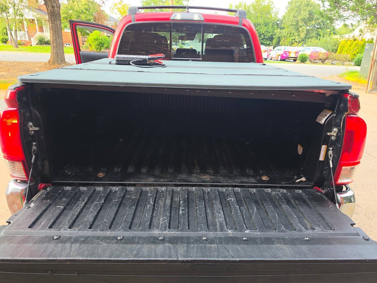 Used 2019 Toyota Tacoma TRD Off-Road AWD/4WD image 41