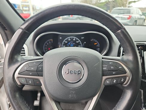 Used 2020 Jeep Grand Cherokee Limited image 19