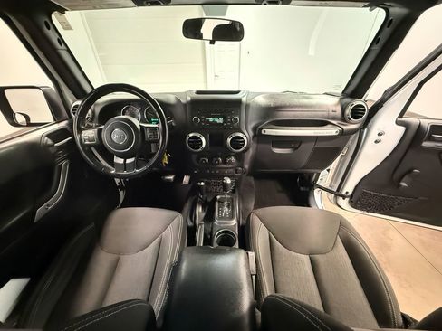 Used 2018 Jeep Wrangler Rubicon w/ Trailer Tow Group AWD/4WD image 52