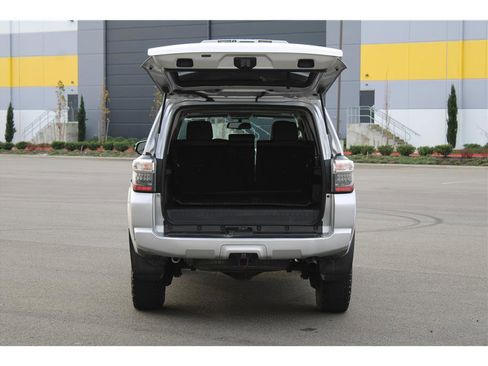 Used 2016 Toyota 4Runner SR5 Premium image 38