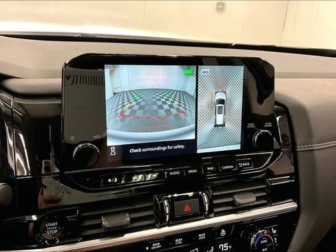 New 2025 Nissan Pathfinder Platinum w/ Lighting Package (N93) image 25