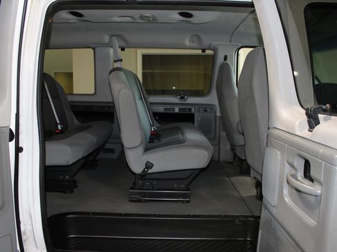 Used 2008 Ford E-350 and Econoline 350 XL RWD image 23