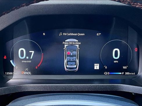 Used 2025 Ford Explorer Active AWD/4WD image 29