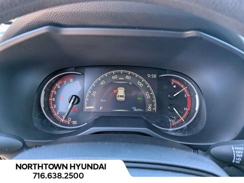 Used 2025 Toyota RAV4 XLE AWD/4WD image 8