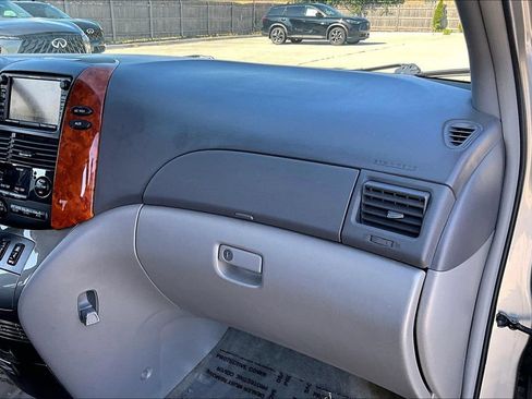 Used 2010 Toyota Sienna XLE w/ Towing Prep Pkg FWD image 27