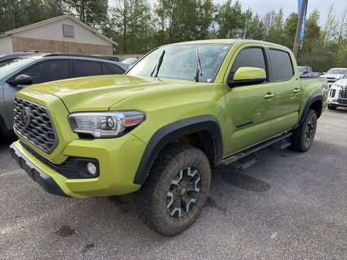Used 2023 Toyota Tacoma TRD Off-Road w/ Technology Package image 2