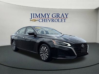 Used 2023 Nissan Altima 2.5 SV