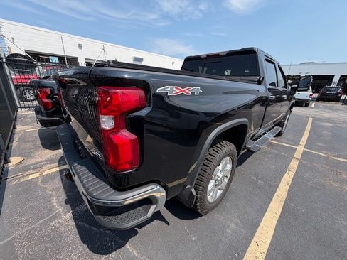 Used 2022 Chevrolet Silverado 2500 LTZ w/ LTZ Convenience Package AWD/4WD image 10