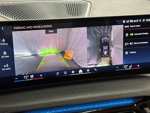 Used 2025 BMW 330i Sedan w/ Convenience Package image 24