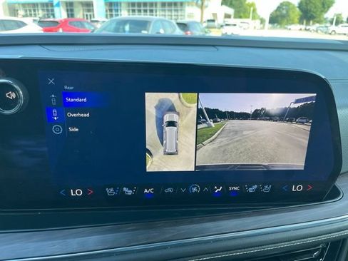 Used 2025 Chevrolet Suburban Premier RWD image 28