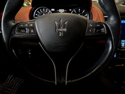 Used 2022 Maserati Levante GT image 30