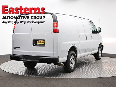 Used 2021 Chevrolet Express 2500 image 5