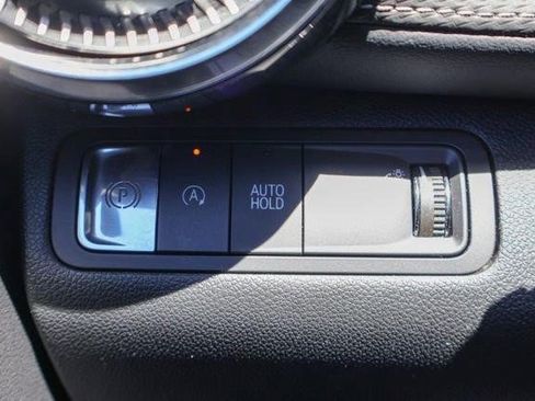 Certified 2025 Chevrolet Equinox LT FWD image 18