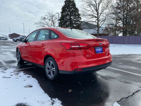 Used 2017 Ford Focus SE image 5