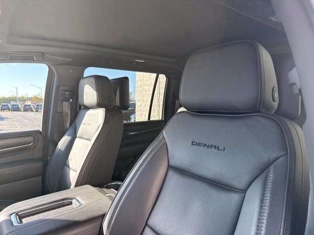 Used 2024 GMC Yukon XL Denali w/ Advanced Technology Package AWD/4WD image 17