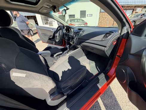 Used 2010 Kia Forte Koup SX image 19