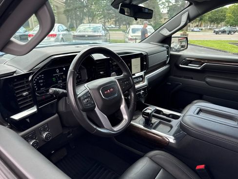 Used 2022 GMC Sierra 1500 Elevation w/ Elevation Premium Package AWD/4WD image 10