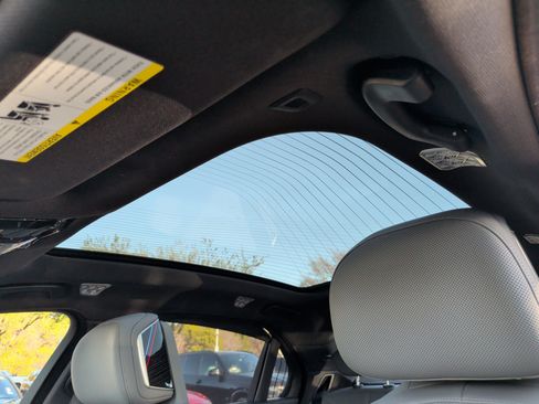 Certified 2025 BMW 760i xDrive w/ Executive Package image 28