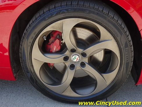Used 2017 Alfa Romeo Giulia AWD image 33