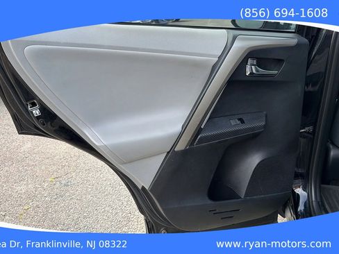 Used 2013 Toyota RAV4 Limited AWD/4WD image 24