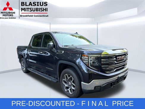Used 2023 GMC Sierra 1500 SLT w/ SLT Premium Package AWD/4WD image 6