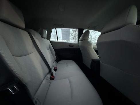 Used 2022 Toyota Corolla Cross L image 29