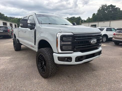 Used 2026 Ford F250 Platinum AWD/4WD image 4