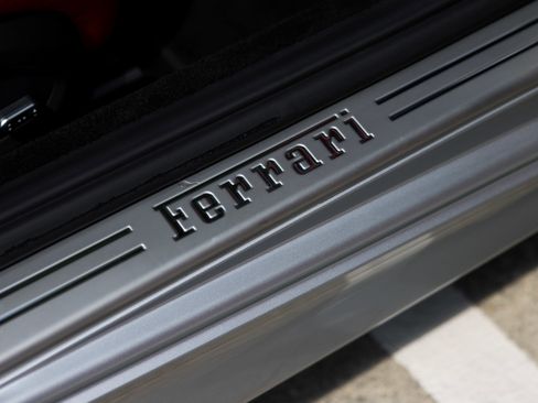 Used 2015 Ferrari California T image 25