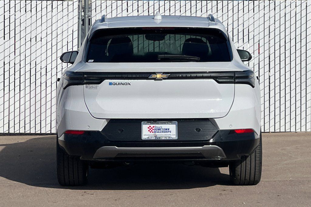 New 2026 Chevrolet Equinox EV LT w/ Convenience Package II FWD image 5
