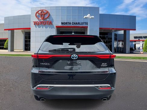 Used 2021 Toyota Venza XLE w/ Softex Package AWD/4WD image 5