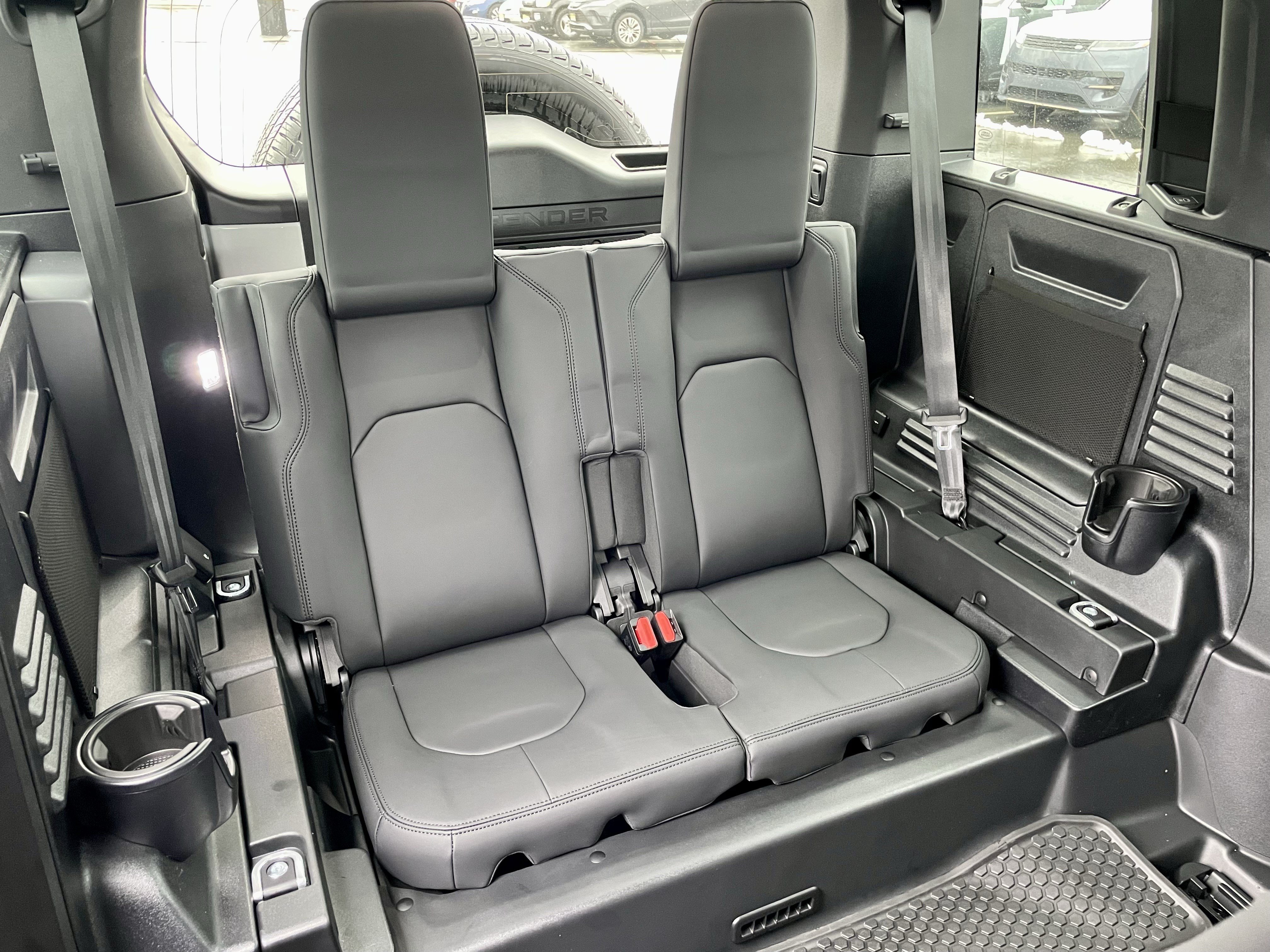 Used 2023 Land Rover Defender 110 S AWD/4WD image 33