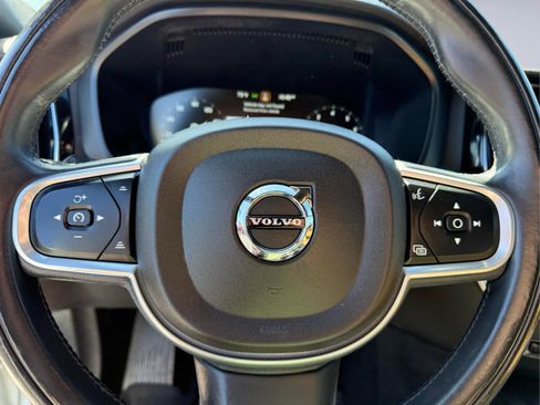 Used 2018 Volvo XC60 T5 Momentum w/ Convenience Package AWD/4WD image 34