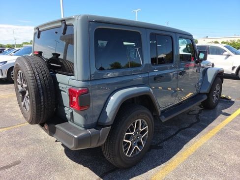 Used 2024 Jeep Wrangler Unlimited Sahara AWD/4WD image 18