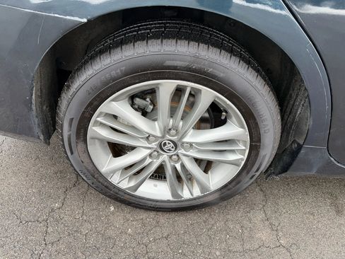 Used 2017 Toyota Camry SE image 12