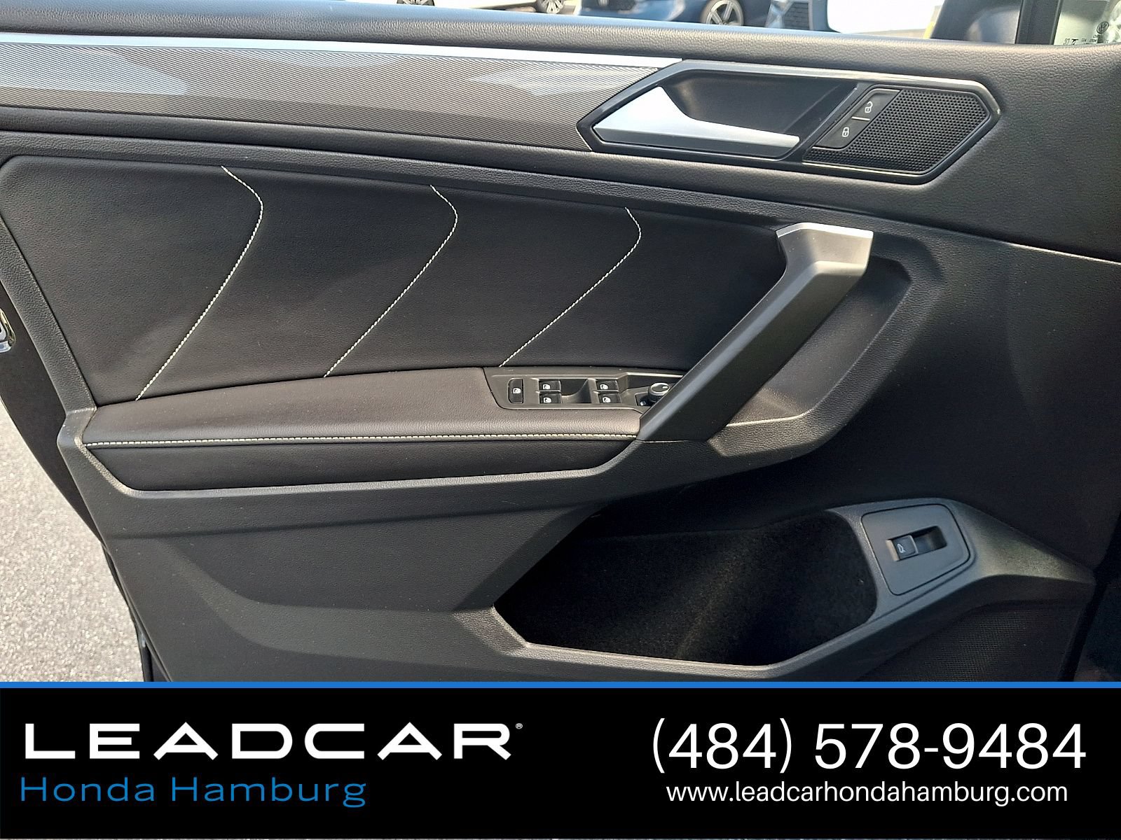 Used 2024 Volkswagen Tiguan SE R-Line AWD/4WD image 13