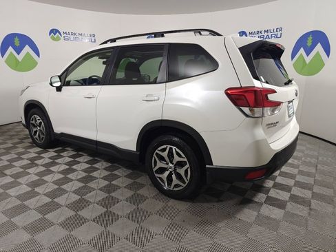 Used 2023 Subaru Forester Premium image 4