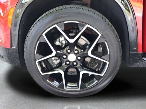 Used 2025 Chevrolet Traverse High Country w/ LPO, Floor Liner Package FWD image 28