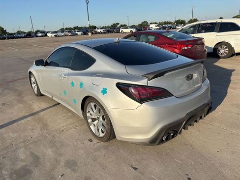 Used 2016 Hyundai Genesis 3.8 RWD image 5