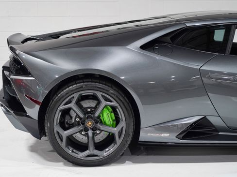 Used 2022 Lamborghini Huracan EVO RWD image 20